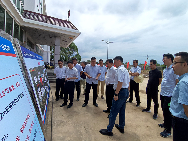 省鐵投公司副總經(jīng)理、蕪銅公路公司、皖江公司董事長劉允超一行到銅商高速項(xiàng)目調(diào)研指導(dǎo)工作1