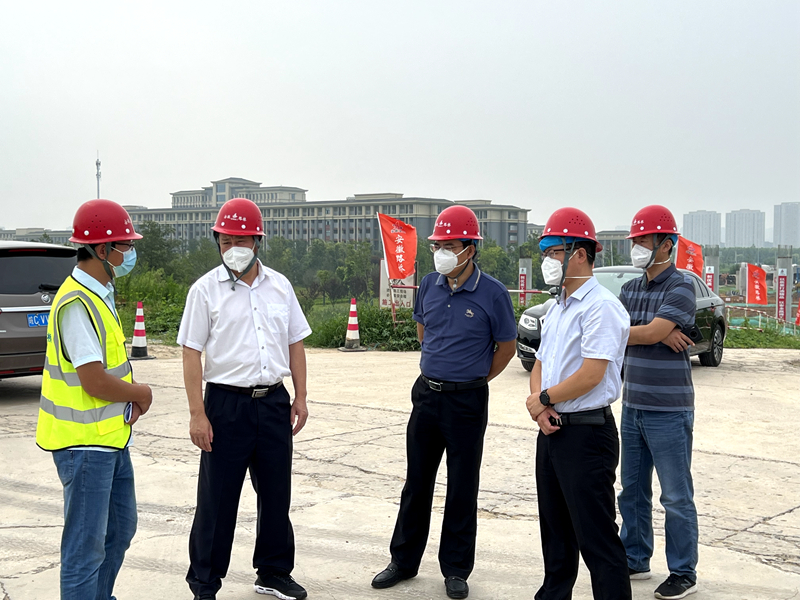 蚌埠市委常委、市委秘書長、懷遠(yuǎn)縣委書記王慶武到G206-03標(biāo)項(xiàng)目調(diào)研指導(dǎo)工作